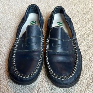 Naturino Navy Leather loafers - size 34 - like new